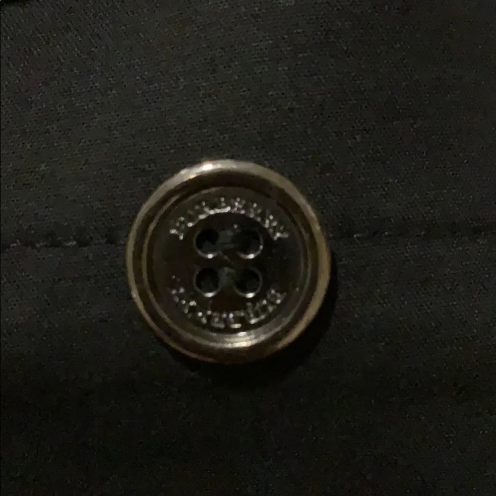 Burberry Authentic women’s long shorts. Size 10 - Picture 13 of 17